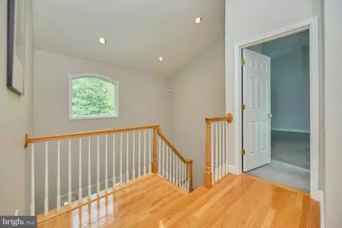 Entry Way - 3820 Lorcom Ln, Arlington, VA 22207 photo 5 of 7