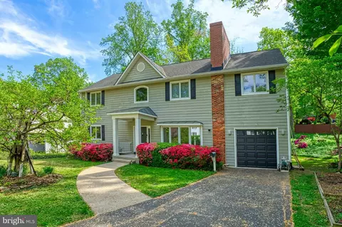 Exterior - 3820 Lorcom Ln, Arlington, VA 22207 photo 2 of 8
