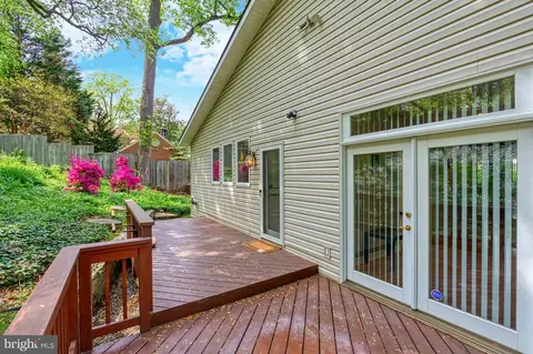 Exterior - 3820 Lorcom Ln, Arlington, VA 22207 photo 4 of 8