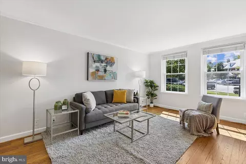 3373 S Stafford St #A2, Arlington, VA 22206