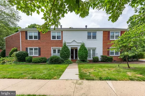 2637 S Walter Reed Dr #B, Arlington, VA 22206