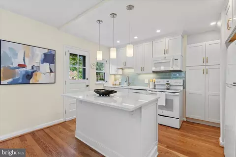 4519 34th St S, Arlington, VA 22206
