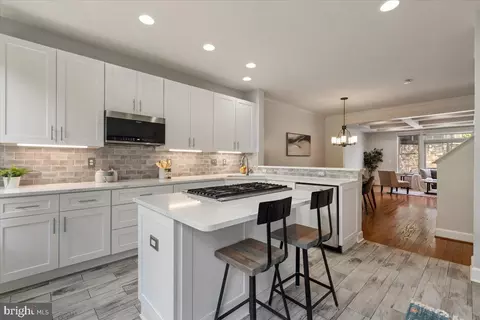 2519 S Kenmore Ct, Arlington, VA 22206