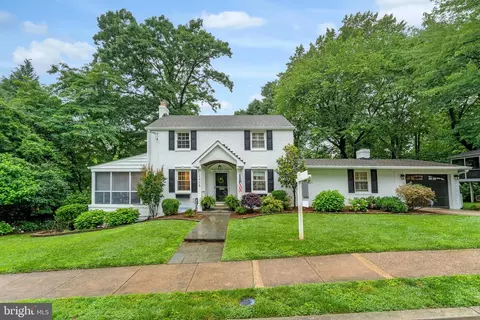 2408 N Upshur St, Arlington, VA 22207