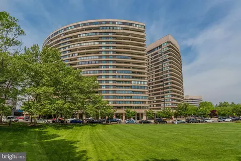 1300 Crystal Dr #1210S, Arlington, VA 22202