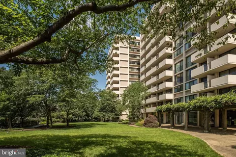 4141 N Henderson Rd #1220, Arlington, VA 22203
