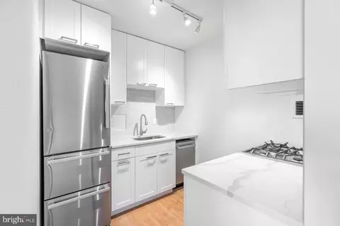 3601 5th St S #408, Arlington, VA 22204