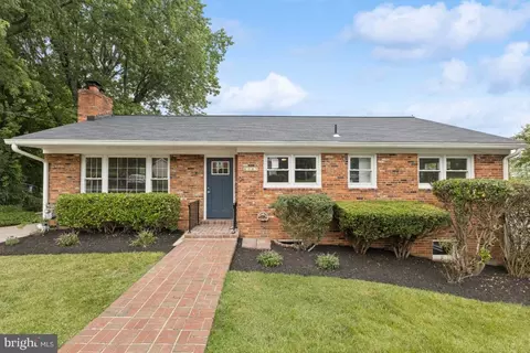 6087 8th Pl N, Arlington, VA 22205