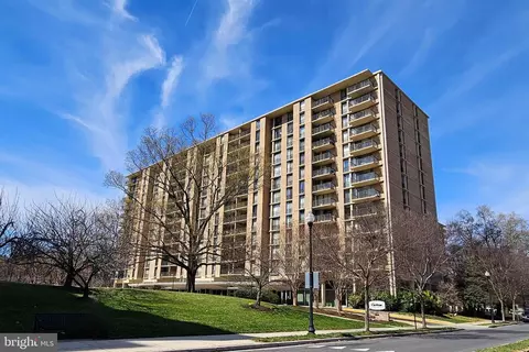 4600 S Four Mile Run Dr #722, Arlington, VA 22204