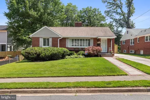5114 14th St N, Arlington, VA 22205