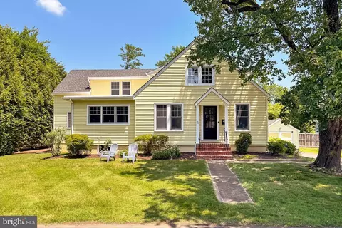 4615 1st St S, Arlington, VA 22204