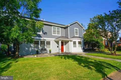 629 N Illinois St, Arlington, VA 22205
