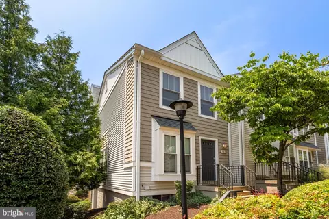 3831 9th Rd S, Arlington, VA 22204