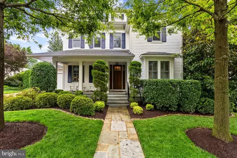 2407 N Nelson St, Arlington, VA 22207