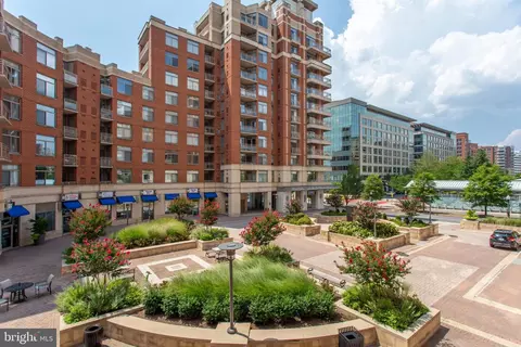 3650 S Glebe Rd #239, Arlington, VA 22202