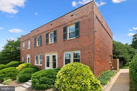 1600 S Barton St #744, Arlington, VA 22204