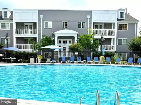 4163 S Four Mile Run Dr #401, Arlington, VA 22204