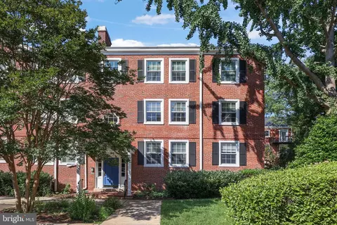 2967 S Columbus St #B2, Arlington, VA 22206