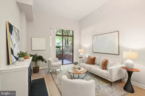 1000 N Randolph St #102, Arlington, VA 22201