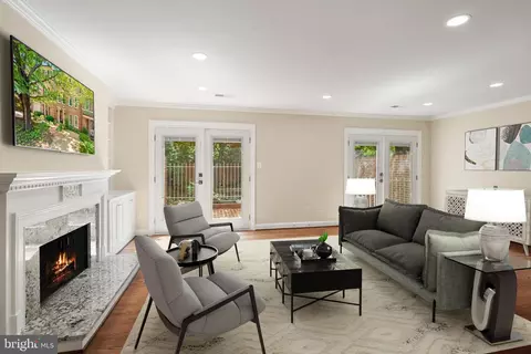 2345 S Rolfe St S, Arlington, VA 22202