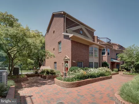 600 N A N Tazewell St, Arlington, VA 22203