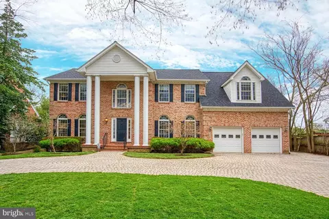 1702 S Arlington Ridge Rd, Arlington, VA 22202