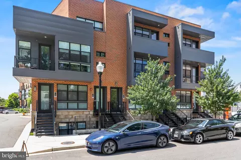 1102 S Highland St #3, Arlington, VA 22204
