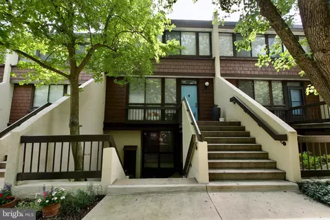 2222 S Quincy St #1, Arlington, VA 22204