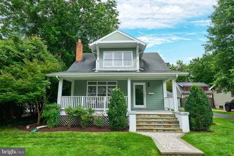 1220 N Vermont St, Arlington, VA 22201
