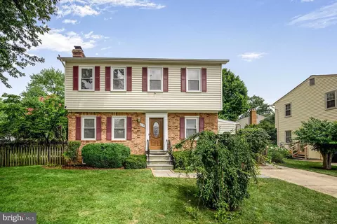 5019 10th St N, Arlington, VA 22205