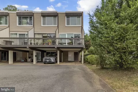 1223 N Quinn St, Arlington, VA 22209