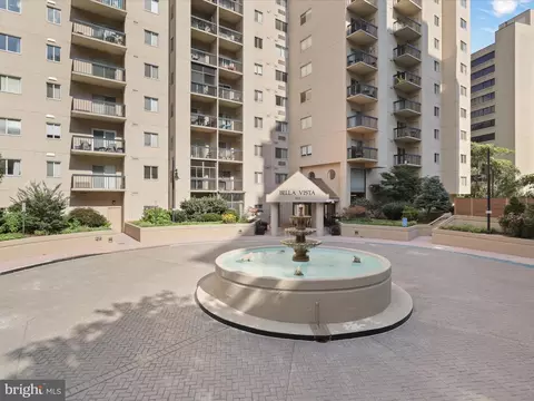 1211 S Eads St #601, Arlington, VA 22202