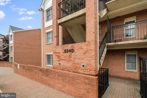 6940 Fairfax Dr #200, Arlington, VA 22213