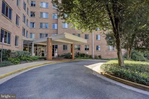 3000 Spout Run Pkwy Pkwy #A303, Arlington, VA 22201