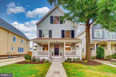 701 N Jefferson St, Arlington, VA 22205