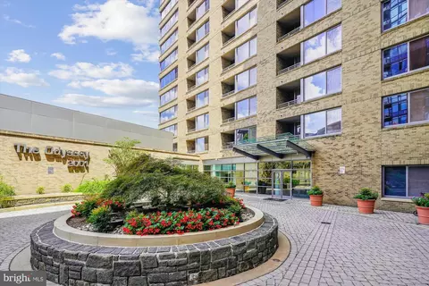 2001 15th St N #608, Arlington, VA 22201