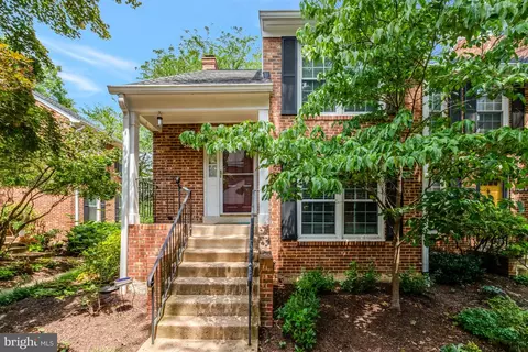 2408 S A S Walter Reed Dr S #1, Arlington, VA 22206