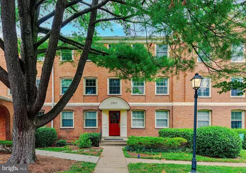2807 Arlington Blvd #301, Arlington, VA 22201