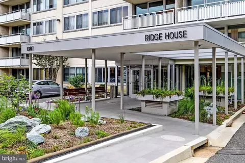 1301 S Arlington Ridge Rd #404, Arlington, VA 22202
