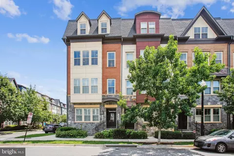 1302 S Rolfe St, Arlington, VA 22204