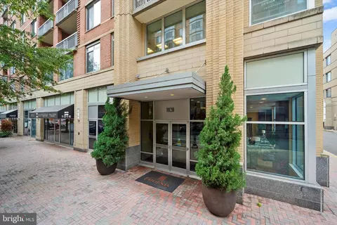 1020 N Highland St #1109, Arlington, VA 22201