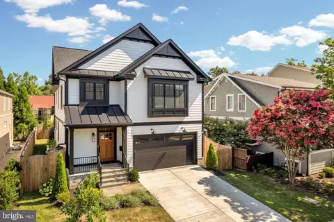 637 21st St S, Arlington, VA 22202