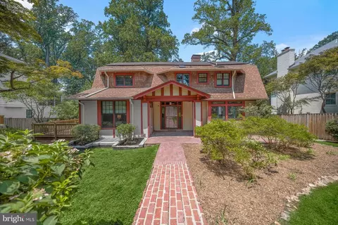 4215 Lorcom Ln, Arlington, VA 22207