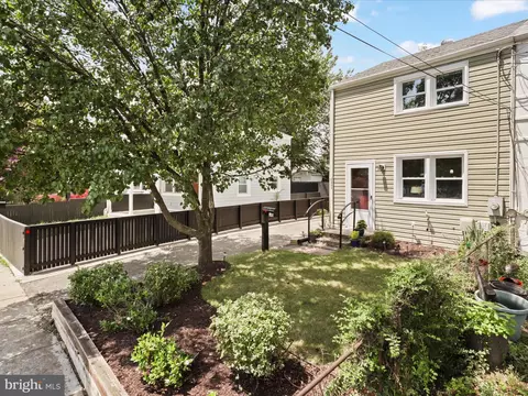 5403 8th Pl S, Arlington, VA 22204