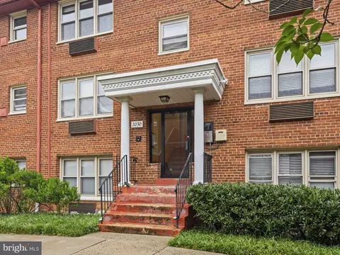 2030 N Woodrow St #11, Arlington, VA 22207
