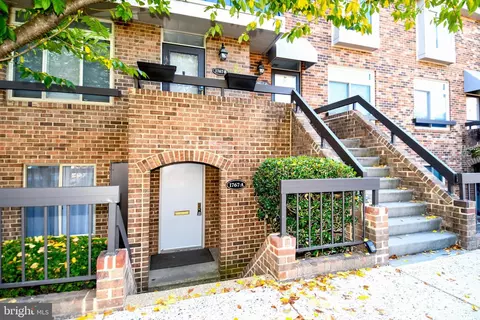 1767 S Hayes St UNIT A, Arlington, VA 22202