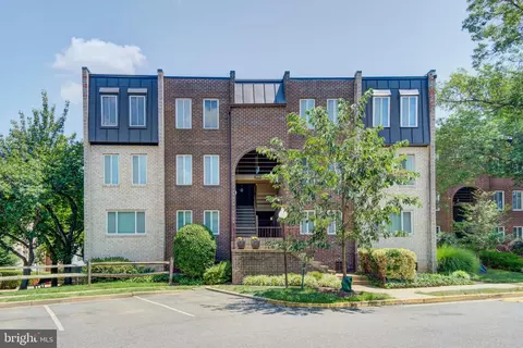 5040 7th Rd S #301, Arlington, VA 22204