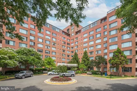 1111 Arlington Blvd #530, Arlington, VA 22209