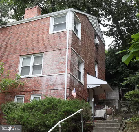 2447 S Oxford St, Arlington, VA 22206