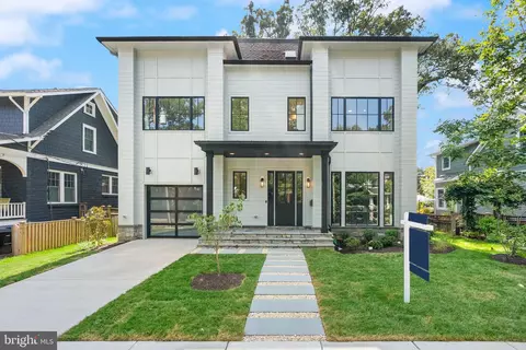 112 N Highland St, Arlington, VA 22201
